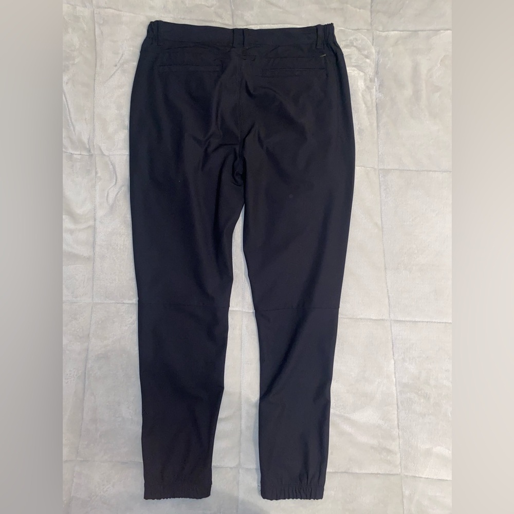 Cuts AO Joggers Size Large